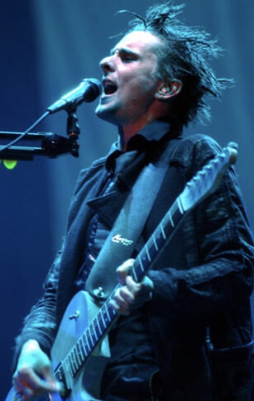 File:Reading 2002-08-24 - Matthew Bellamy01.jpg