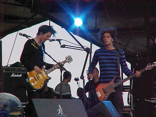 File:Weeze 2000-08-18.jpg