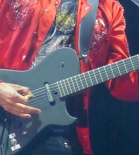 File:Black whammy manson 1.jpg
