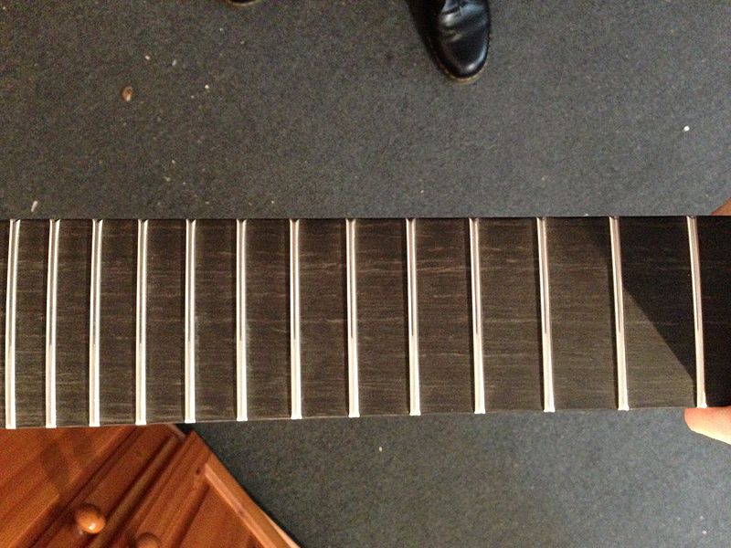 File:ML-1 fretboard.jpg