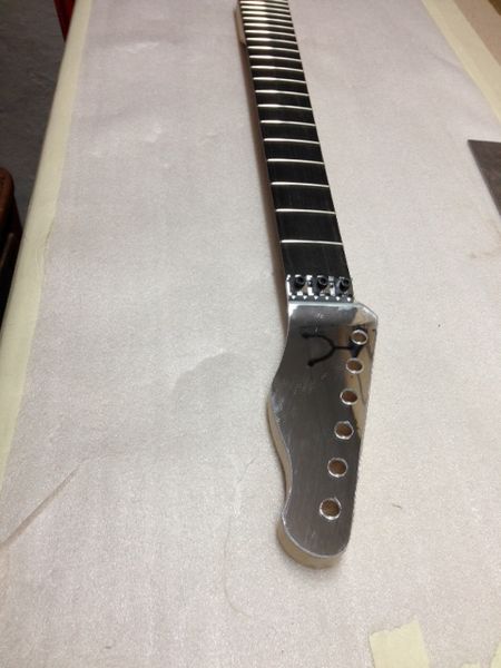 File:ML-1 mirror neck headstock.jpg