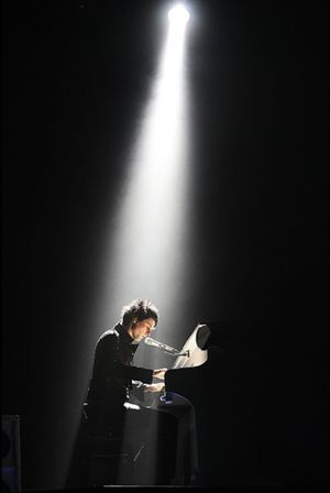 Matt playing Piano in Lyon (Photo: Romain Massola)