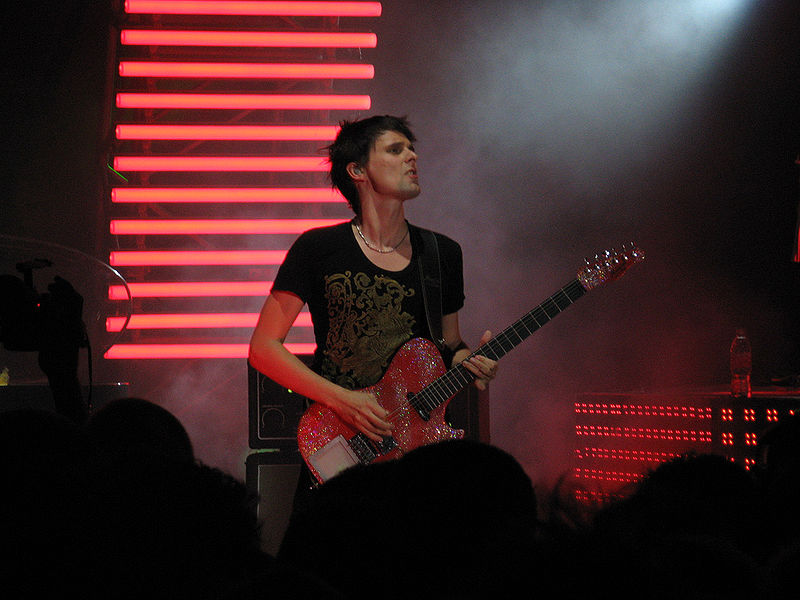 File:Mesa 2007-09-20 Matthew Bellamy.jpg