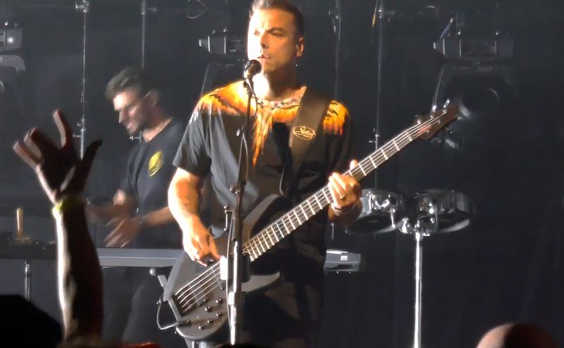 File:StatusS2Stealth5String.jpg