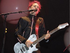 Matt on stage, V Festival 2001